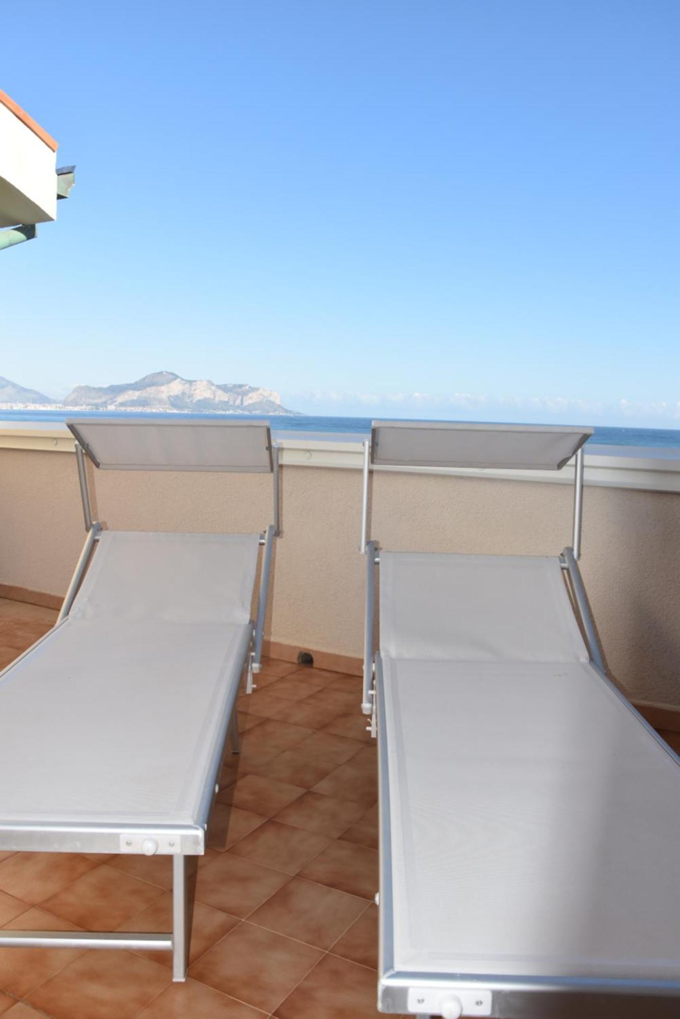 Hemingway - La Casa Di Alessia - Terrazzo Sul Mare Ficarazzi